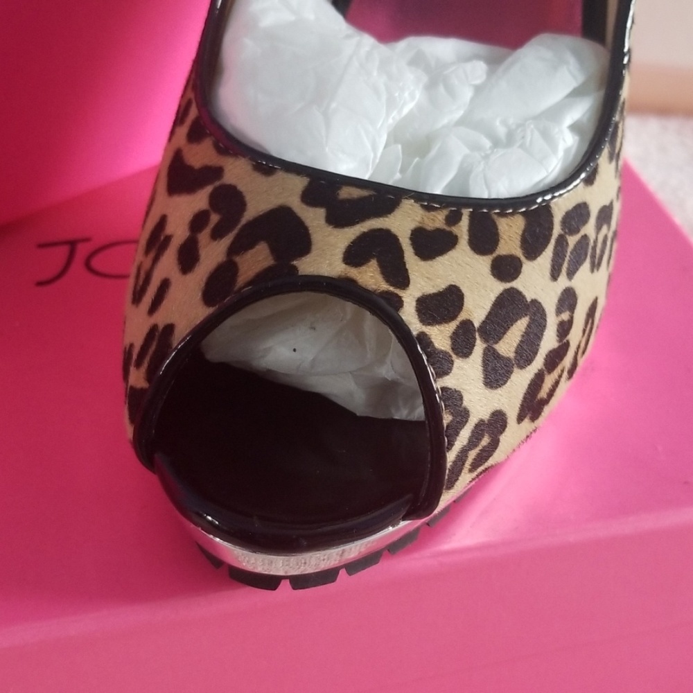 Betsey Johnson leopard pony fur heels - Picture 4 of 8